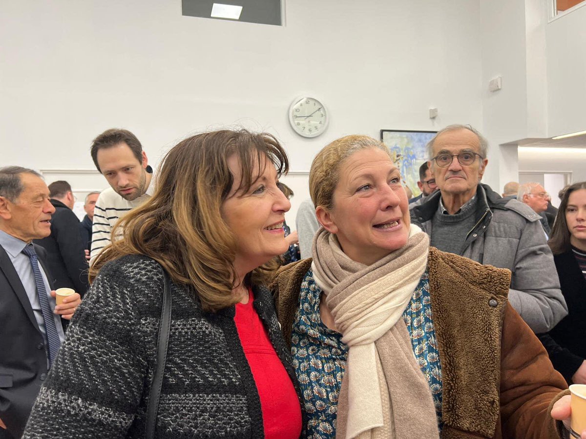 Isa_perdereau's tweet photo. Présente à l’invitation de @XDugoin_Siarce , Président du Syndicat Siarce.
Des vœux qui se sont attachés à la description de personnalités qui font l’#essonne et dont les actions ont un lien avec celles du Syndicat. 
💧L’eau est un bien commun précieux 
#arpajon #cdea https://t.co/TKGE3A8TW2