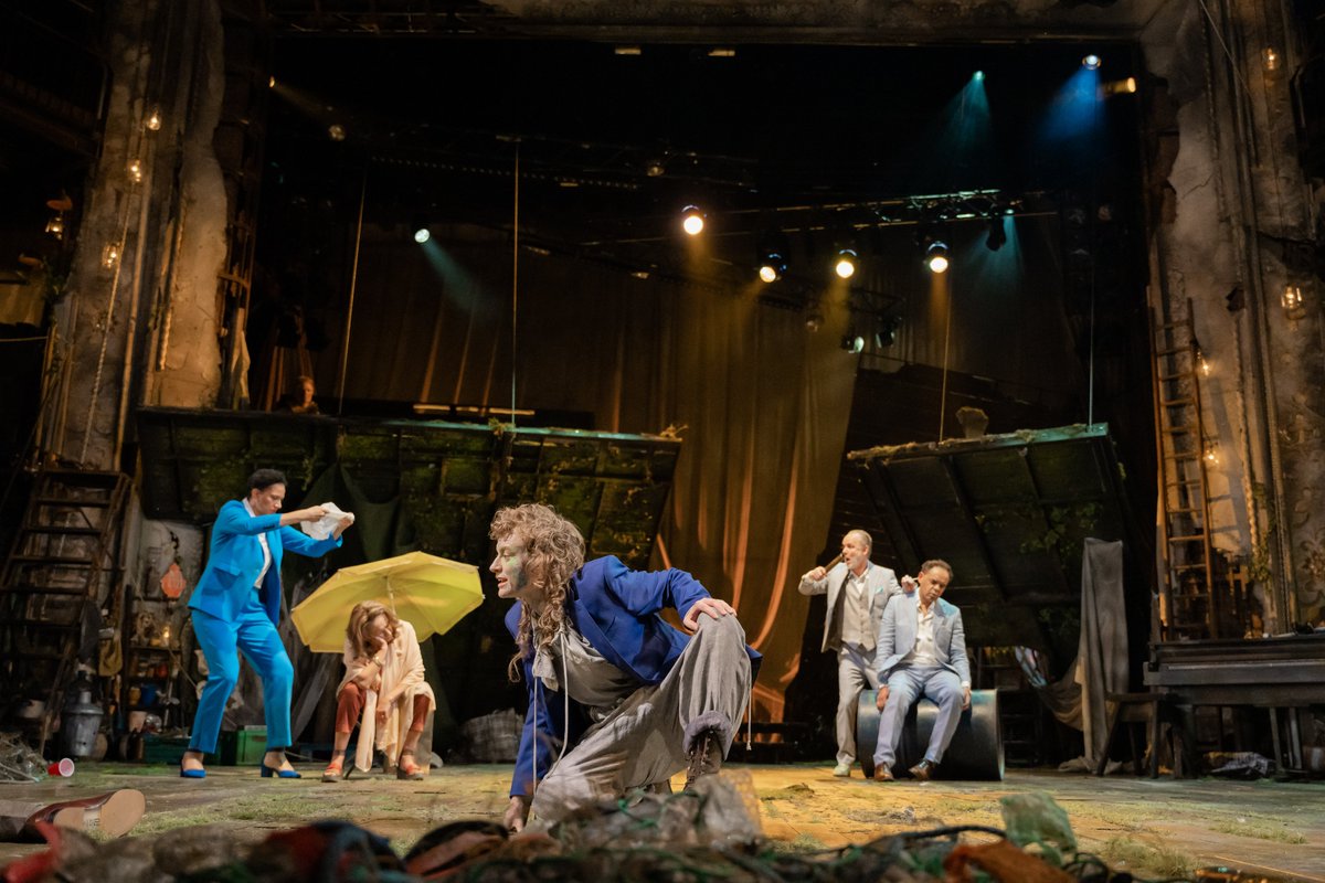 TheRSC's tweet photo. Be not afeard; the isle is full of noises,
Sounds and sweet airs, that give delight, and hurt not.
(Caliban, Act 3 Scene 2)

🌪️ Here's your first look at #TheTempest on stage.

Playing in the Royal Shakespeare Theatre until 4 March.

Book tickets: https://t.co/iwwOHclnzU https://t.co/5xegjcckPz