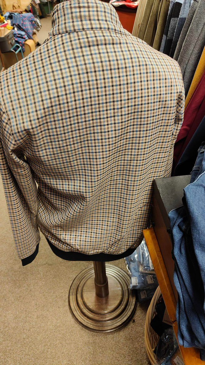 Our best selling jacket of season from Gabicci.

Was £115. Just reduced to £85.

M,L, XL

Be quick, if you want a bargain.

whatiship.co.uk/product/v49gj1…

#gabicci #gabiccivintage