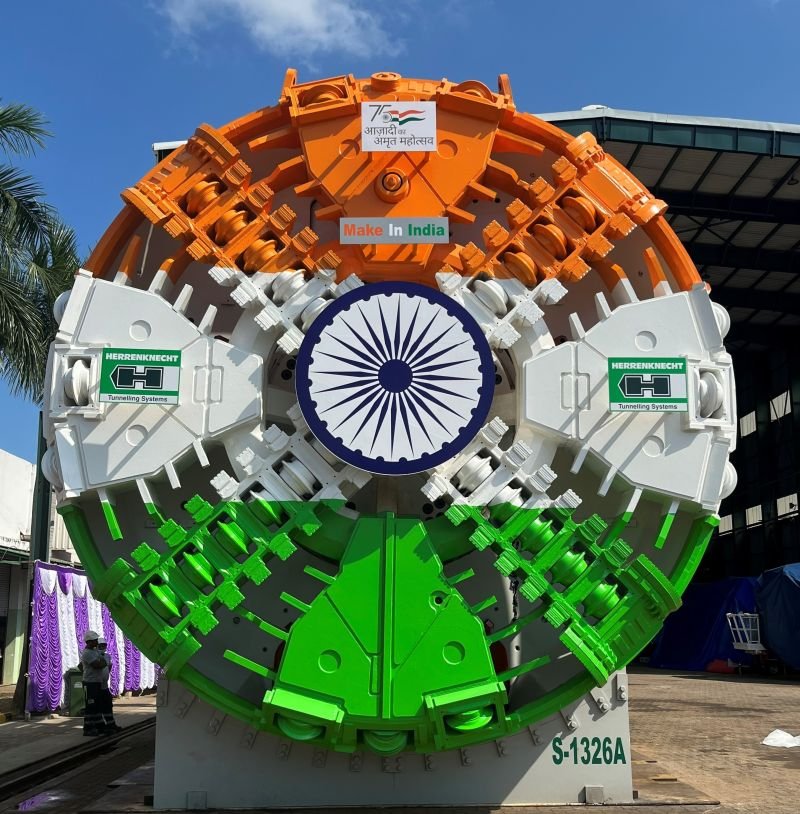 r_ventosa's tweet photo. Tuneladoras patrióticas. TBM's de Línea Circular de Moscú 🇷🇺, Línea 4 del metro de El Cairo 🇪🇬, Fase II del metro de Chennai 🇮🇳y Línea 2 del metro de Lima 🇵🇪, todas en fase de construcción.
#MartesdeTúneles https://t.co/AsK3vknfU1