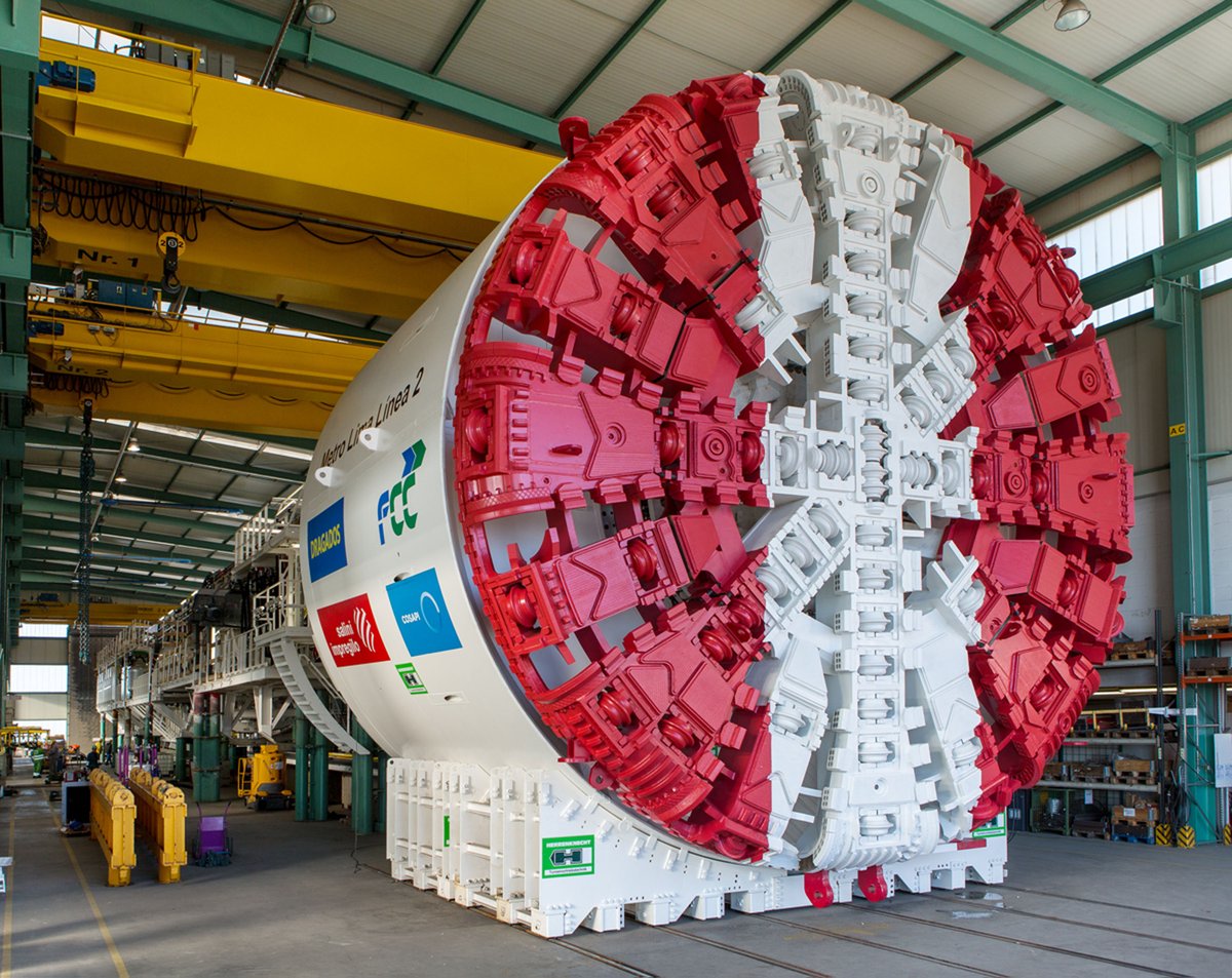 r_ventosa's tweet photo. Tuneladoras patrióticas. TBM's de Línea Circular de Moscú 🇷🇺, Línea 4 del metro de El Cairo 🇪🇬, Fase II del metro de Chennai 🇮🇳y Línea 2 del metro de Lima 🇵🇪, todas en fase de construcción.
#MartesdeTúneles https://t.co/AsK3vknfU1