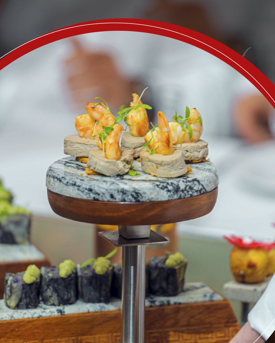 Nuestro servicio gastronómico está consolidado en estándares del más alto nivel; y además lo creamos en una infraestructura propia, con sello de calidad chilena.

Somos Metropolitan Santiago, el centro de reuniones más prestigioso de Chile.
✉ info@metropolitansantiago.cl