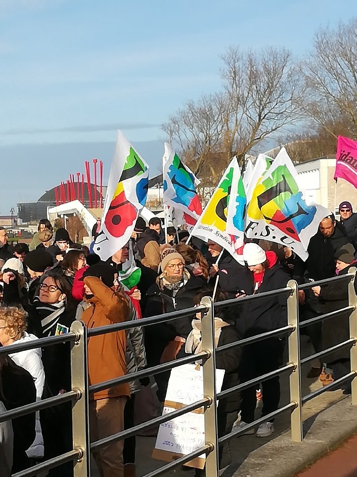leSNU62twitte's tweet image. #greve31janvier  #retraite #2round Très forte mobilisation unitaire avec la #FSU à #boulognesurmer ce matin ! Plus de monde dans la rue : ✊ 8500 manifestant-es ! 💪💪💪
