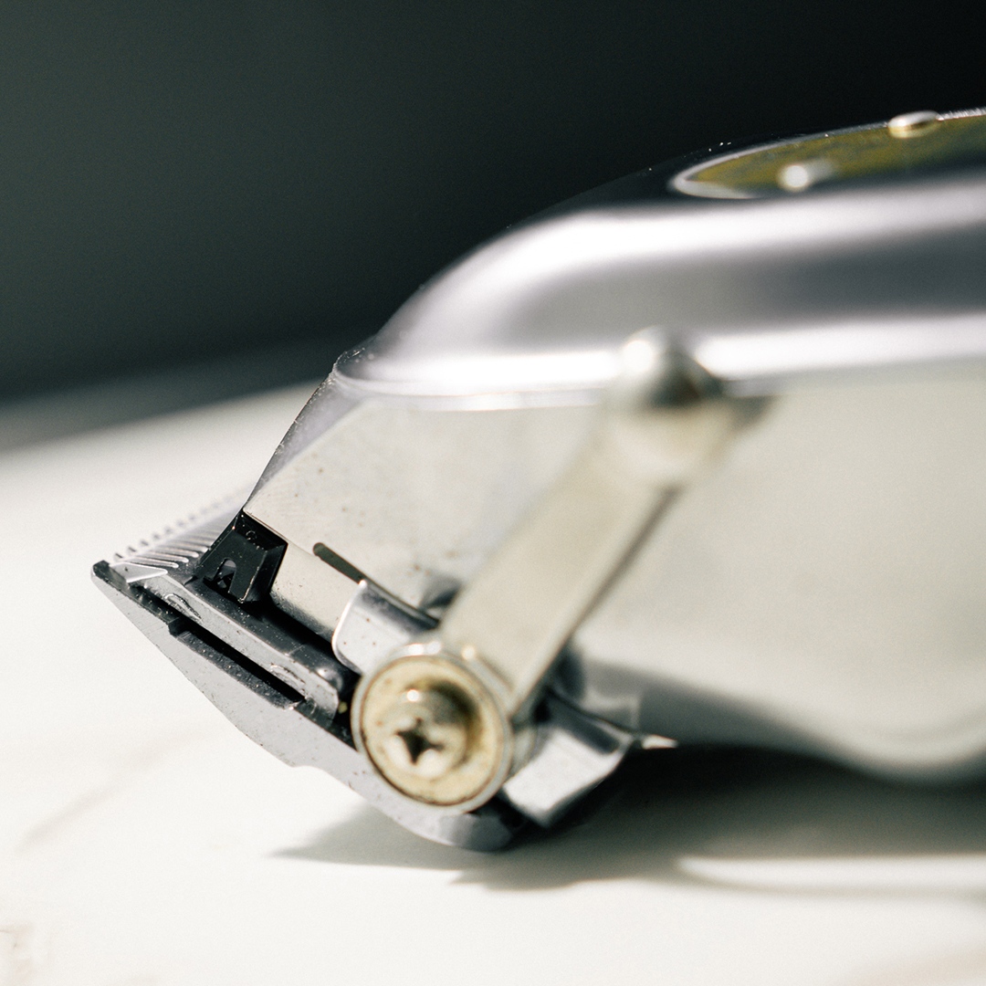 Fresh out of the box... 😍

The Cordless Senior Metal Edition: AVAILABLE AT YOUR LOCAL WHOLESALER NOW. bit.ly/3CRmsoc

#wahlcordlesssenior #metaledition