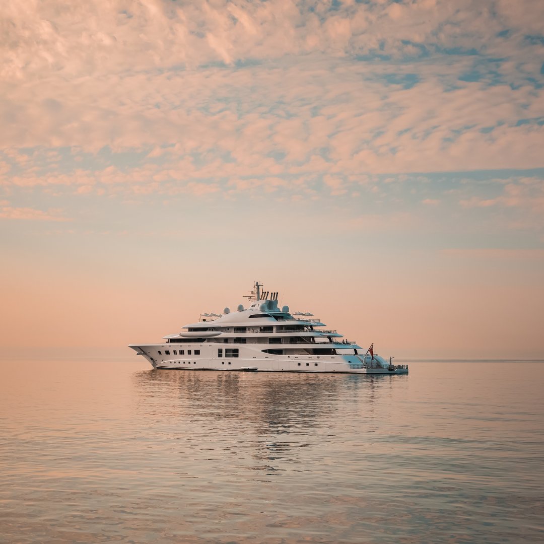 QMStabilizers's tweet photo. Big names buy Quantum
Exceptional in comfort
Quiet safe and strong.

#haiku #marinestabilizers #yachting #marineinsights #oceanco #abekingandrasmussen #silveryachts  #turquoise  #delta  #goldenyachts #lürssen #feadship #oceanco #abekingandrasmussen https://t.co/7hDkp8CXc5