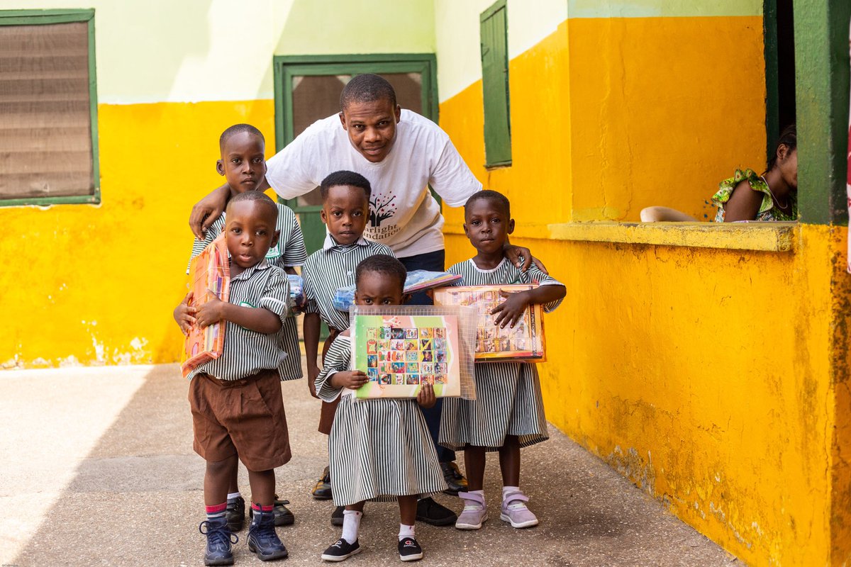 StarlightFound1's tweet photo. As part of the continuation of Phase 2 of the Menso Meka Ho Bi project, Starlight Foundation visited the schools of all 14 children to pay for their fees, feeding and stationery prior to the commencement of the new academic term. https://t.co/kjdNNiWOrG