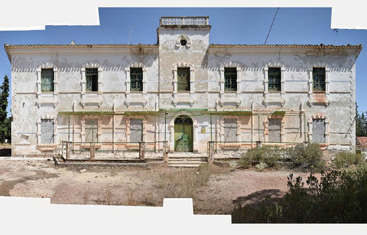 Amigos tuiteros, estamos realizando una investigación sobre el edificio llamado "casa La Marina" en Sierra Espuña (Murcia). El objetivo último es salvarlo de la ruina. Si alguien tiene datos o alguna fotografía antigua se lo agradeceríamos mucho 🙏 Un retuit también ayuda (1/7)