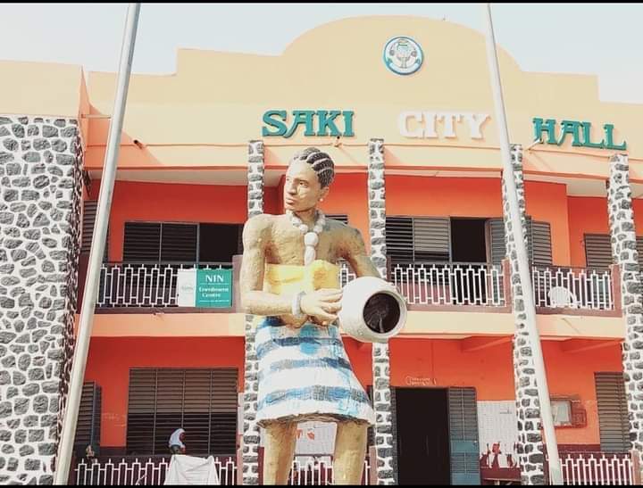 BRIEF HISTORY OF SAKÍ LAND
Thread! Retweet