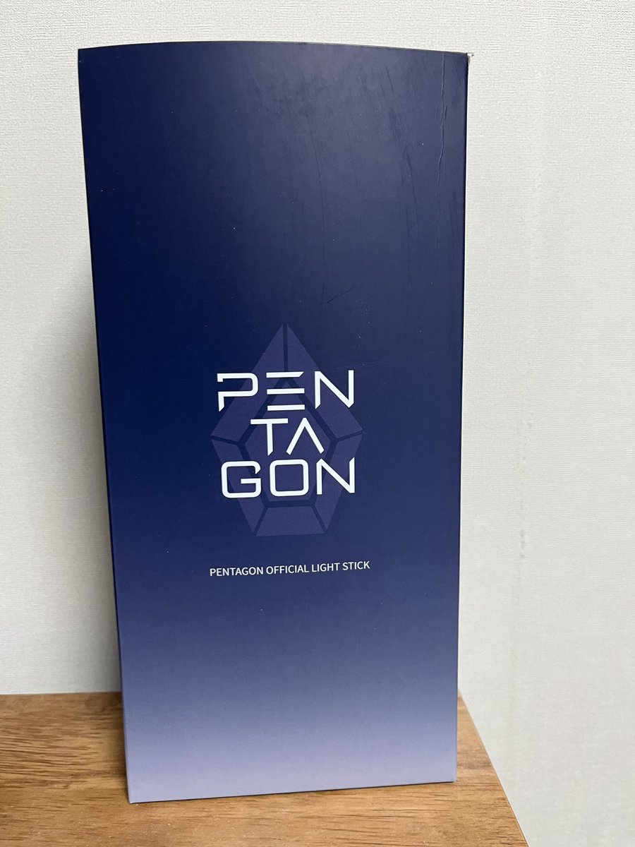 PentagonchongG's tweet photo. 유니봉 택포 2.0에 양도합니다!
하자 없고 스트랩 달려있고 박스 있습니다.
두 번 정도 사용하였고 불 잘 들어옵니다! 편하게 연락주세용

펜타곤 진호 후이 회택 홍석 신원 옌안 창구 여원 유토 키노 형구 우석 펜타곤 응원봉 양도 https://t.co/A5iX5BcVr8