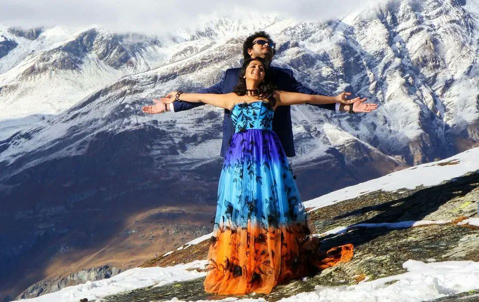 Why India is obsessed with the mountains of Switzerland buff.ly/3jh3Vem
<a href="/TelegraphTravel/">Telegraph Travel</a> <a href="/globetotting/">globetotting.com</a> <a href="/Jungfraubahn_CH/">Jungfrau.ch</a> #switzerland #alps #bollywood