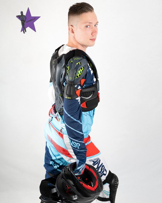 1 pic. Just being a happy biker...?

?by @kealianwolf https://t.co/slkr8qQ8rG