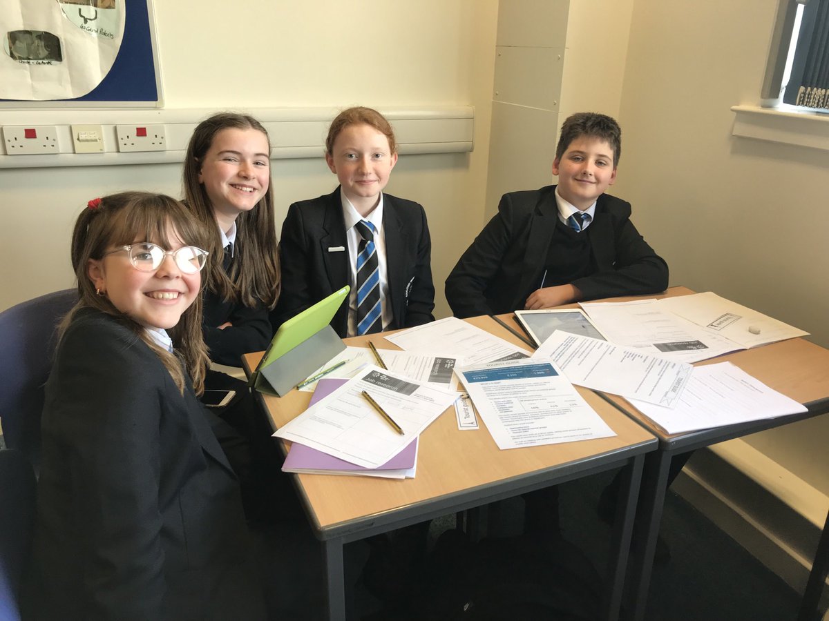 BishopbriggsMFL's tweet photo. 1.6G working hard to research their language-related jobs for S1 DYW week #languagesforlife #languagesforwork ๐ฉ๐ช๐คฉ๐ซ๐ท๐๐ช๐ธ๐ https://t.co/6XelvowkQ5