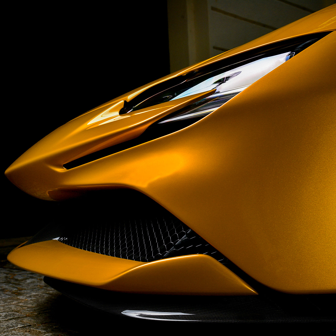 Details matter. Take a look at the #FerrariSF90Spider’s sinuous lines up close. #Ferrari
