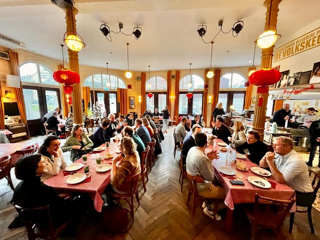 Dag 3 van module 3 Urban Governance van de <a href="/MCDopleiding/">MasterCityDeveloper</a>: meer leren over gebiedstransformatie Rotterdam- Katendrecht olv <a href="/WJVerheul/">WJV</a> met een multiculturele lunch <a href="/BelvedereRdam/">VerhalenBelvédère</a> #mastercitydeveloper