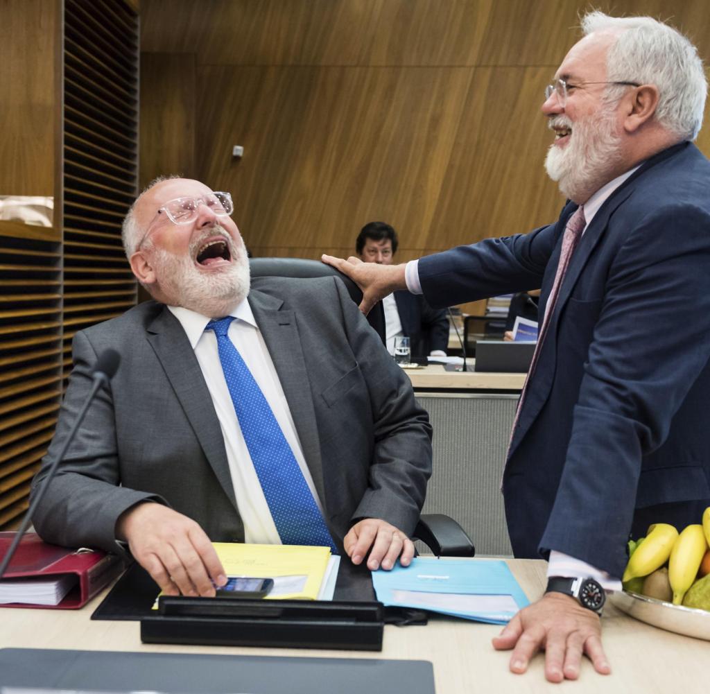 PabloPerezA's tweet photo. There is a section called "humour" in the audiovisual library of the European Commission and I cannot stop looking at it. https://t.co/VEW8lVdPvq