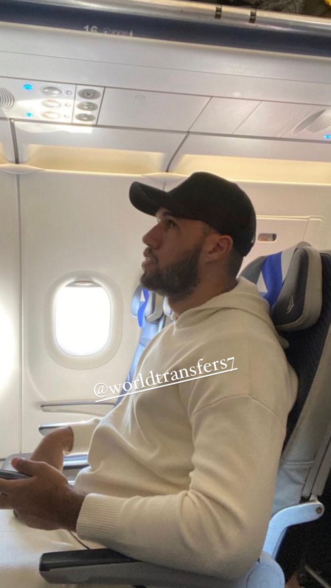 RudyGaletti's tweet photo. 🚨🛫 Luiz #Phellype is travelling to 🇬🇷 to complete his transfer from #SportingCP to #OFICreta.
✍️ Signing on the 18-month loan is expected in the next few hours. 🐓⚽
📸 @WTransfers7
#DeadlineDay #Transfers https://t.co/VtqZ0N2tsg