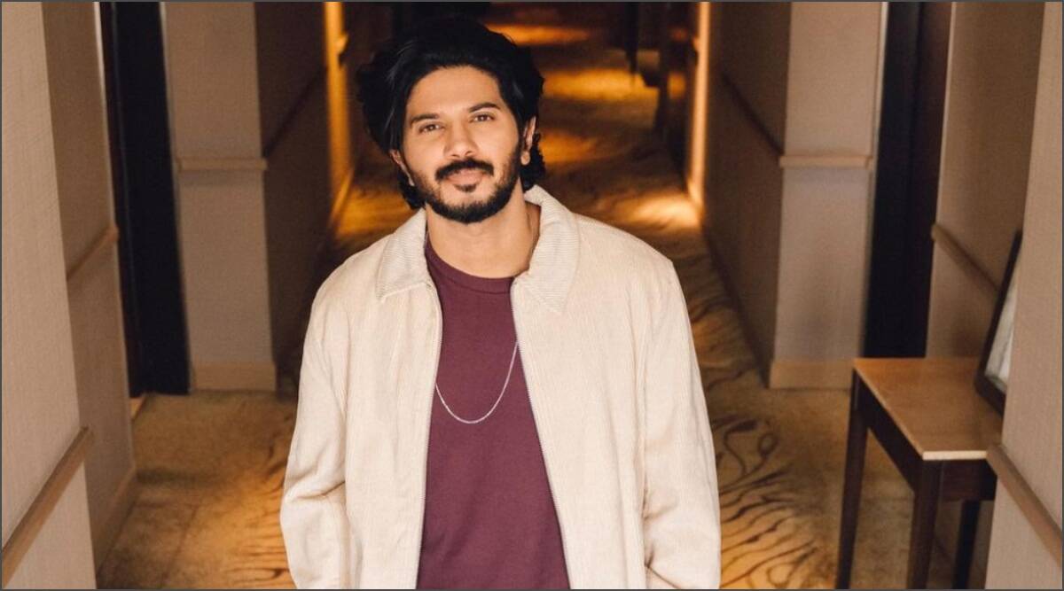 htcity's tweet photo. Actor @dulQuer says King of Kotha is the ‘most physically challenging film’ of his career; rules out Sita Ramam sequel

#DulquerSalmaan #KingofKotha #SitaRamam #Mollywood #Actor https://t.co/vMgfRTGVmm