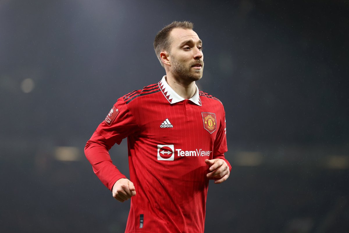 GalouSport's tweet photo. Déclaration de Manchester United : "Alors que les enquêtes se poursuivent, les évaluations indiquent qu'Eriksen sera probablement absent jusqu'à fin avril ou début mai". 🚨🔴🇩🇰 #MUFC https://t.co/tSNHFFuSuK