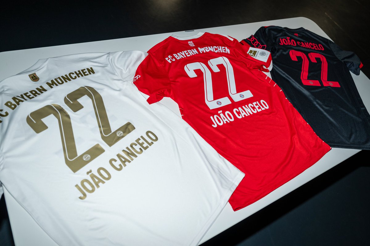FCBayern's tweet image. ✨ 22 ✨ #ServusJoão

🛒 Holt euch jetzt das Trikot unseres Neuzugangs: fc.bayern/FCB-Joao-Cance…