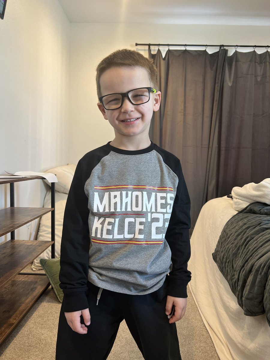 Hey <a href="/PatrickMahomes/">Patrick Mahomes II</a> and <a href="/tkelce/">Travis Kelce</a> let me know if you want a shirt!! (@BrittanyLynne )