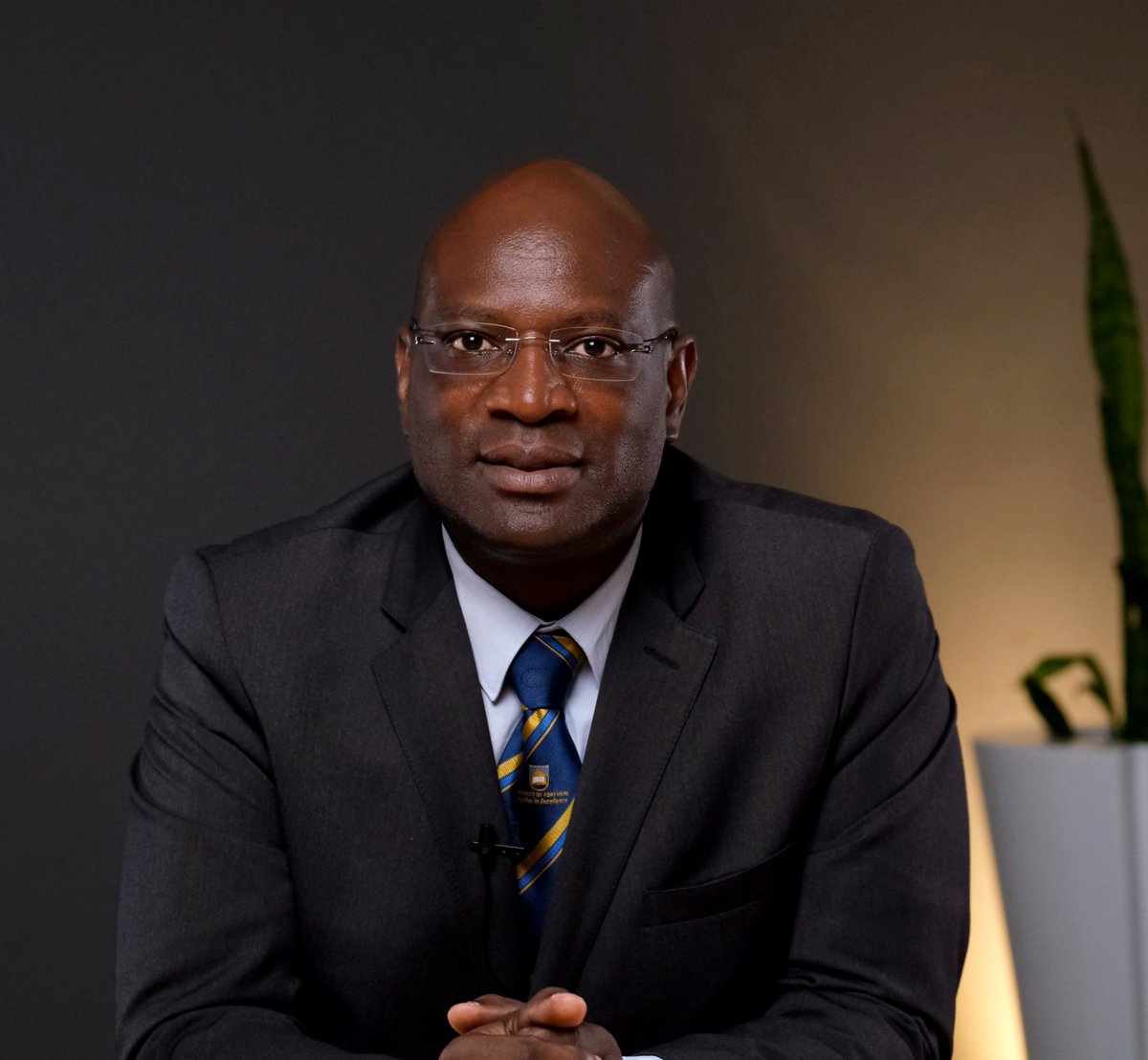 ufh1916's tweet photo. UFH New Management and Commerce Dean, Prof Shambare has made it clear that being service-oriented would be key in executing his role, successfully.

UFHNews asked him a few formal and less formal questions to get to know a little bit more about him.

https://t.co/hSwT0WiUsx https://t.co/BqeHhNqTbt
