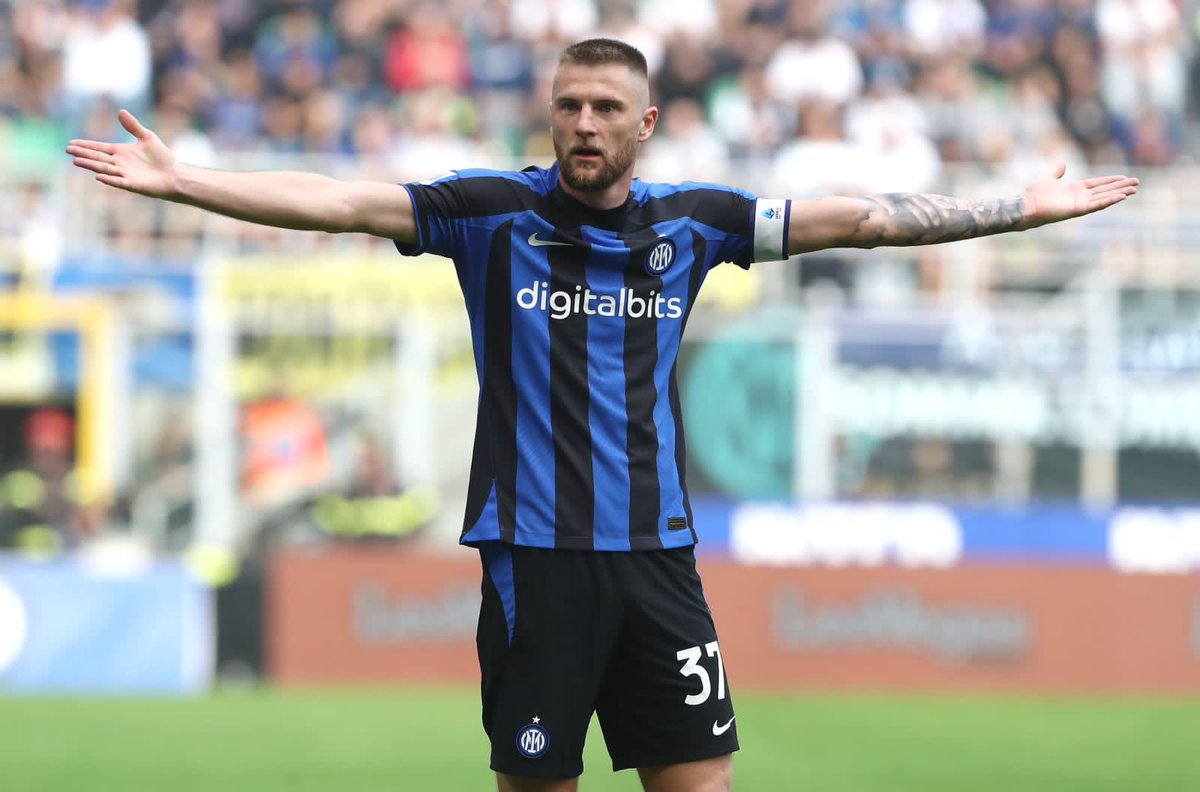 GalouSport's tweet photo. Les négociations entre l'Inter et le PSG pour anticiper l'accord avec Milan Škriniar en janvier sont définitivement en train de s'effondrer. Il n'a jamais été proche. 🚨🔵🔴

#DeadlineDay

Škriniar a déjà signé avec le PSG pour l'été prochain et il rejoindra le club en juillet. https://t.co/C9sVrN5aHL