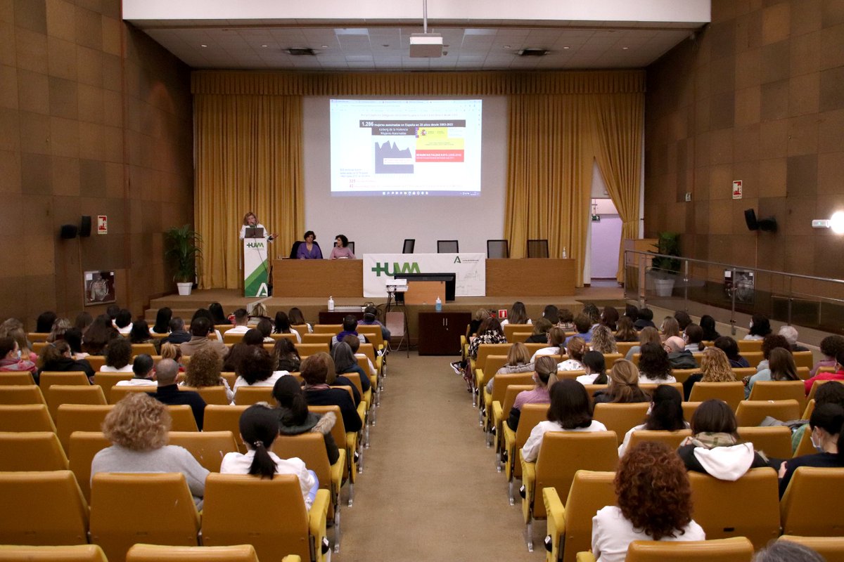 Hospital Virgen Macarena tweet media