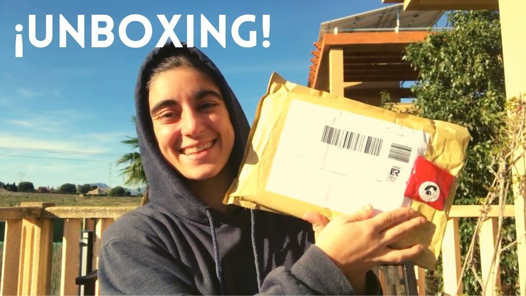 ¡Link del canal en bio!
¡Mi primer #unboxing! ¡Y qué ilusión que fuera con la novela "La Sirin" de Laura Blanco Villalba @piradaperdida! Estoy deseando haceros el vídeo reseña. Vampiros + Jane Austen, ¿qué más se puede pedir? Y encima, como podéis ver, l… instagr.am/p/CoFC2GkKJjX/