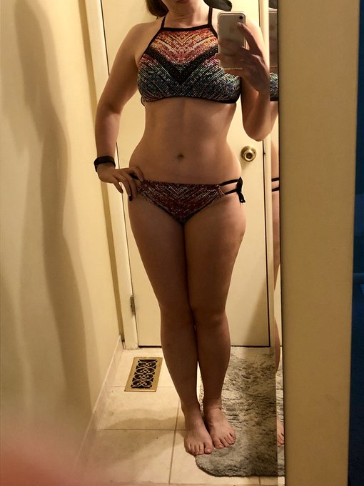 Still dreaming of bikini season https://t.co/71Vth68JO2