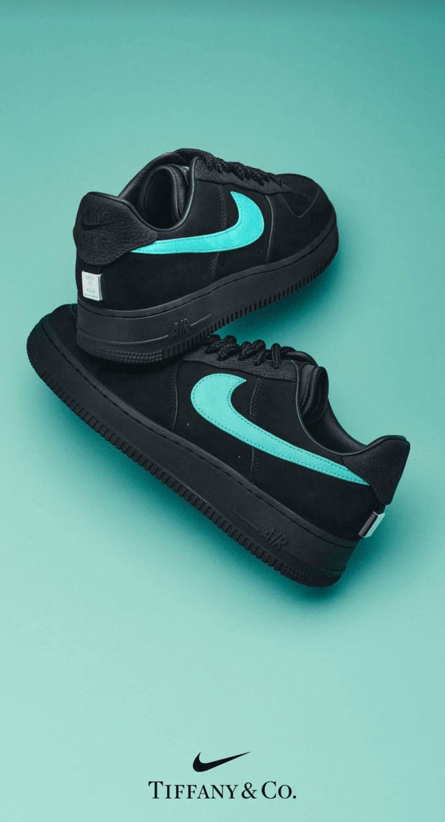 KicksFinder's tweet photo. Tiffany &amp; Co. x Nike Air Force 1 - SNKRS Special 

>> https://t.co/VcmCzT23ru https://t.co/ZjGd8CMcGG