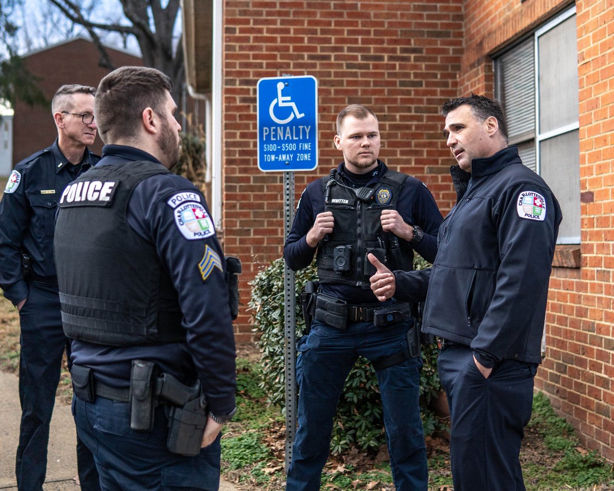 cvillepolice's tweet image. Last week, Chief Kochis and his officers held a &quot;Walk and Talk&quot; at Hardy Dr. to lend an ear to concerned citizens.

CPD will be holding another community &quot;Walk and Talk&quot; early Thursday evening. More details to follow.

#communitywalk #neighborhoodsafety #charlottesville