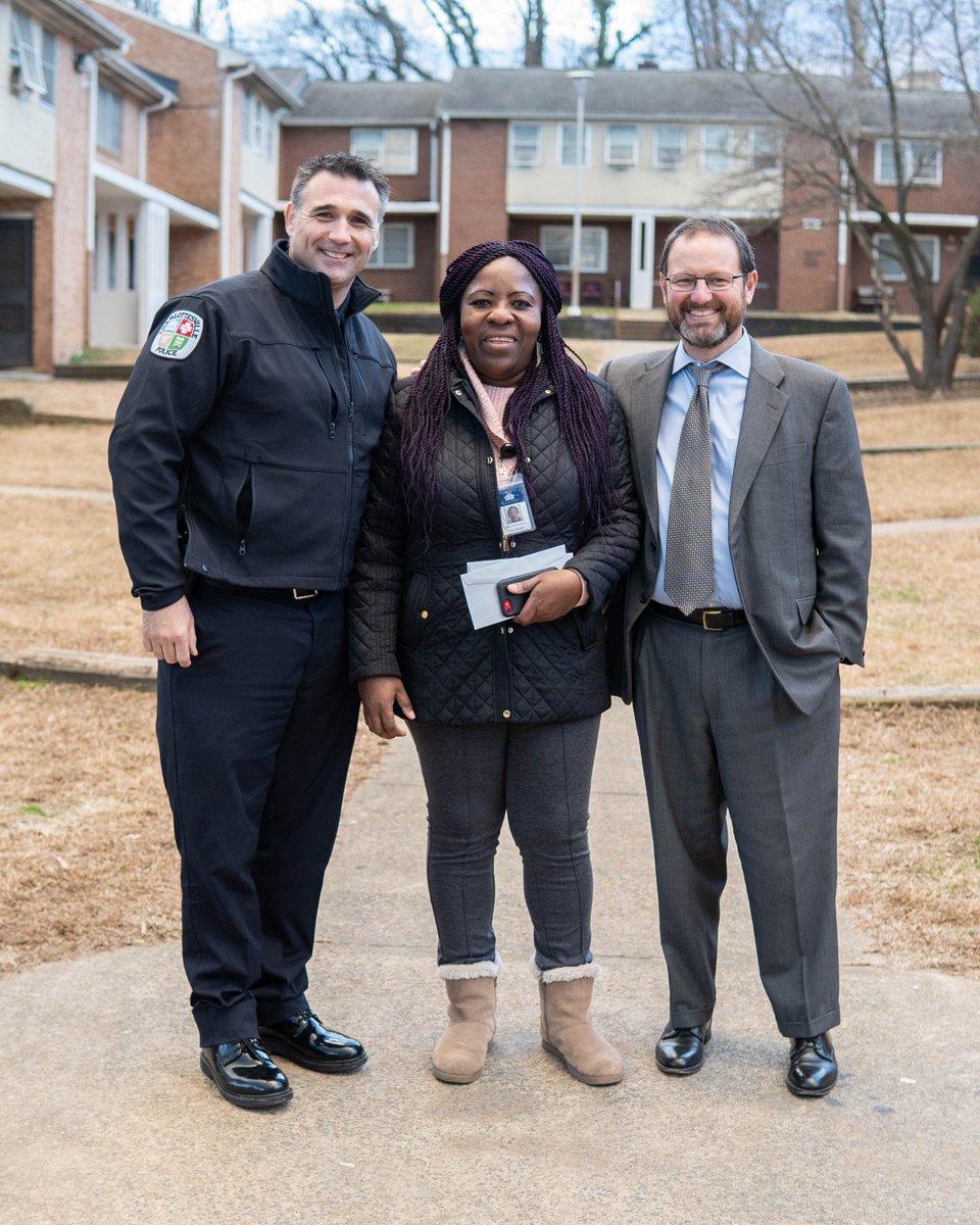cvillepolice's tweet image. Last week, Chief Kochis and his officers held a &quot;Walk and Talk&quot; at Hardy Dr. to lend an ear to concerned citizens.

CPD will be holding another community &quot;Walk and Talk&quot; early Thursday evening. More details to follow.

#communitywalk #neighborhoodsafety #charlottesville