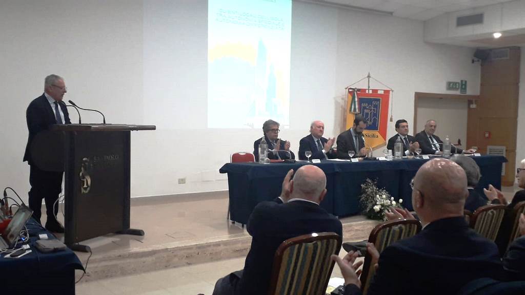 il_siracusano's tweet image. Anci, Paolo #Amenta eletto ... - # #Anci_Sicilia #Assemblea_Regionale #Canicattini_Bagni - ilsiracusano.com/anci-paolo-ame…