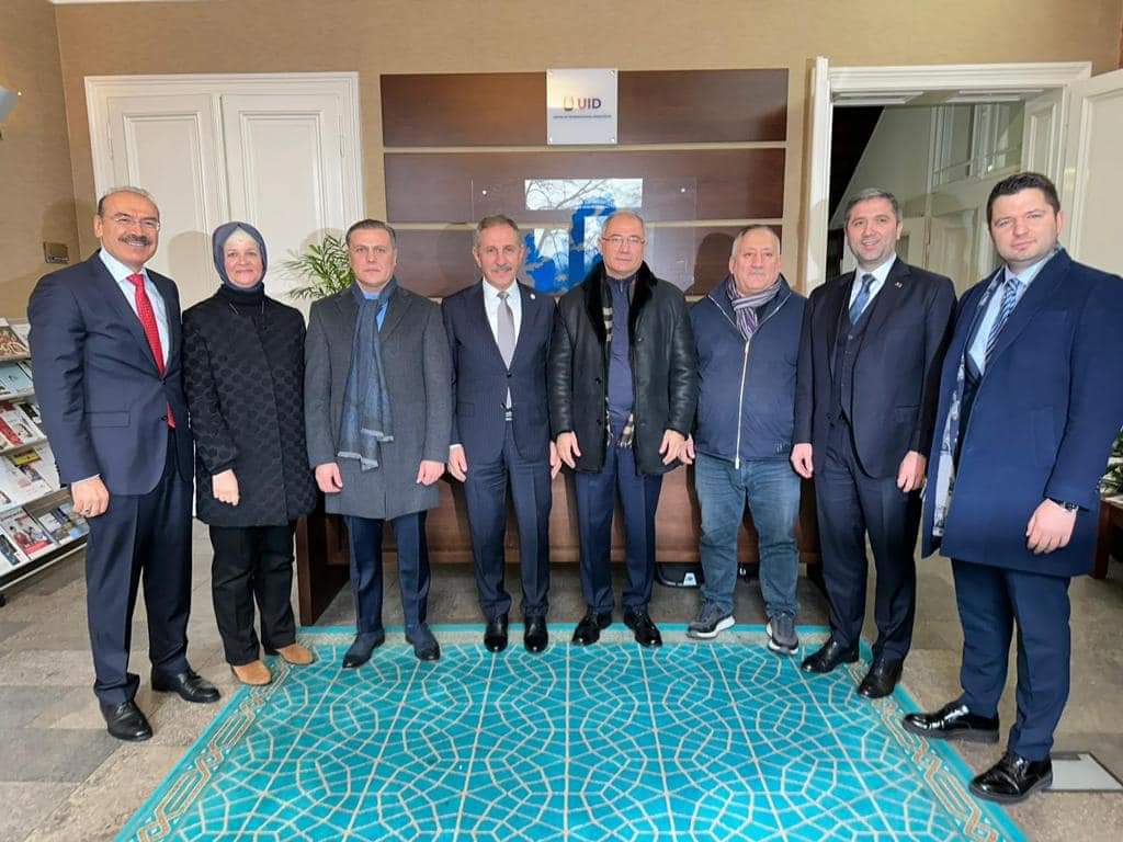 U_I_D's tweet photo. UETD ve UID’de genel başkanlık yapmış olan Süleyman Arslan, Süleyman Çelik,Zafer Sırakaya ve Bülent Bilgi başkanlarımız, Köln genel merkezimizde, Köksal Kuş  başkanımız ile bir araya geldiler. Değerli başkanlarımıza teşekkür ederiz
#UlD 
@SirakayaZafer 
@SueleymanC 
@bilgi_blent https://t.co/QyDl2SkZip