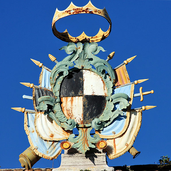 HREAssociation's tweet photo. Arms of the House of di #Collalto - Counts of the #HolyRomanEmpire. The House of Collalto is an old and distinguished Austro-Italian noble house of Lombard origin, named after their seat at Collalto in Susegana, now in the Province of Treviso in Italy. https://t.co/hDDKQ663ml