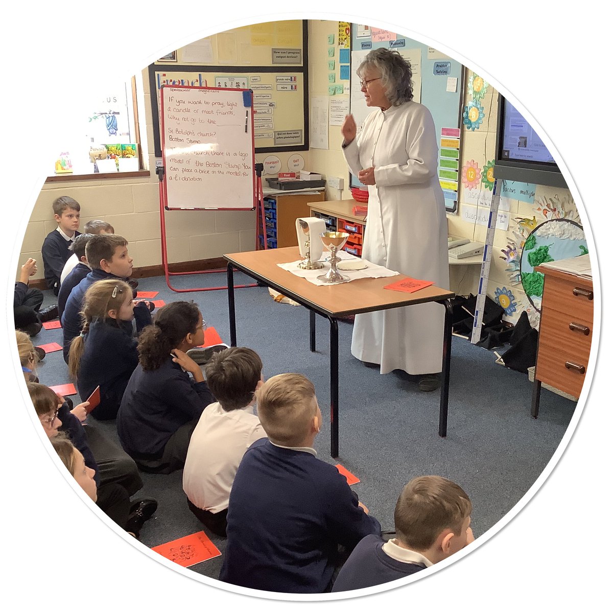 MrsCyear5's tweet photo. Year 5 were delighted to receive a visit from Reverend Jane, who explained the service of Holy Communion and what it means to Christians #stbotolphs #holycommunion @StThomasBoston https://t.co/QqWg8kMf7i