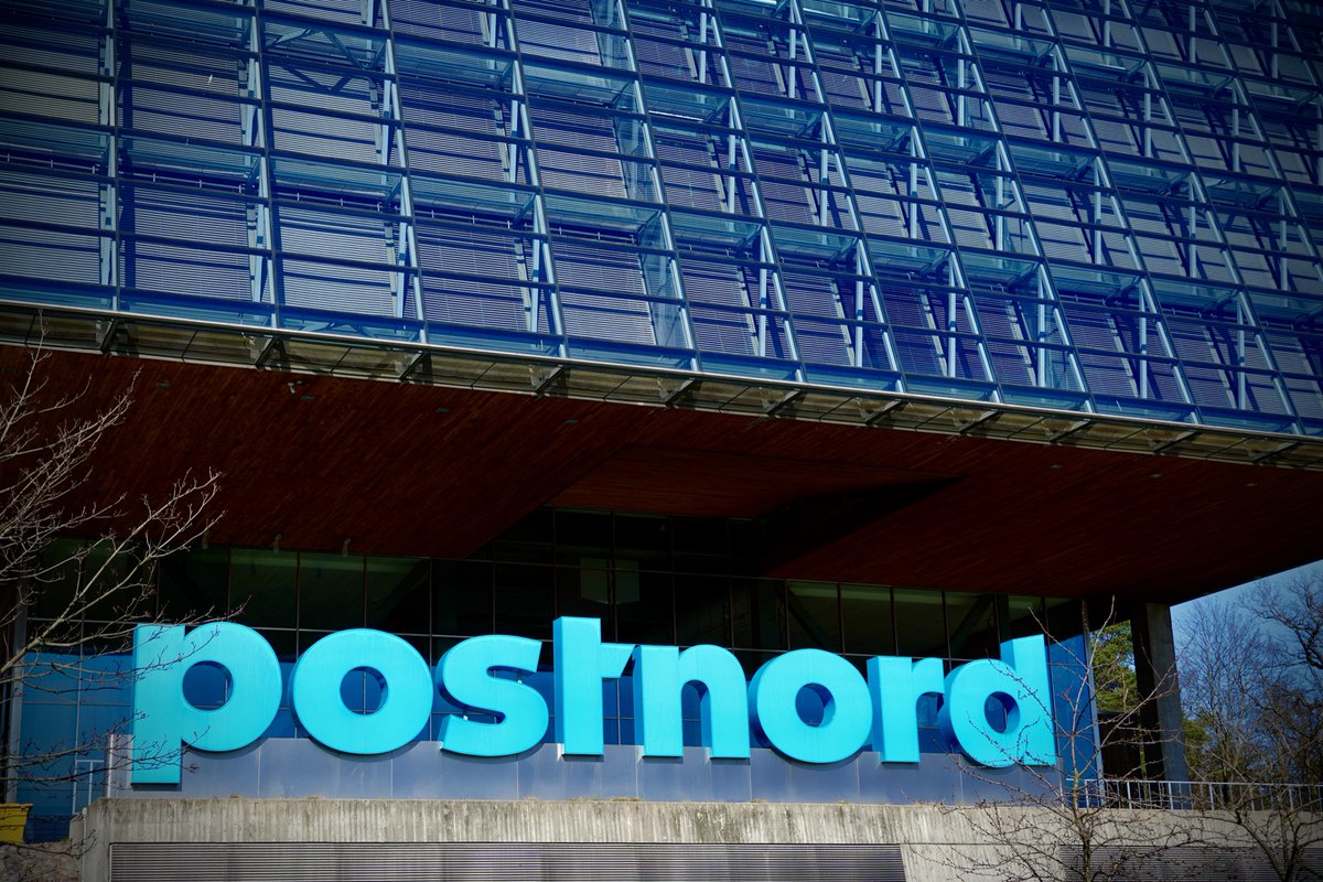Cornubot's tweet photo. Regeringen vill göra det obligatoriskt att kunna ta emot digital post – PostNord ska bara dela ut post var tredje dag https://t.co/UfS73QfeXo https://t.co/SQ31hypyxk