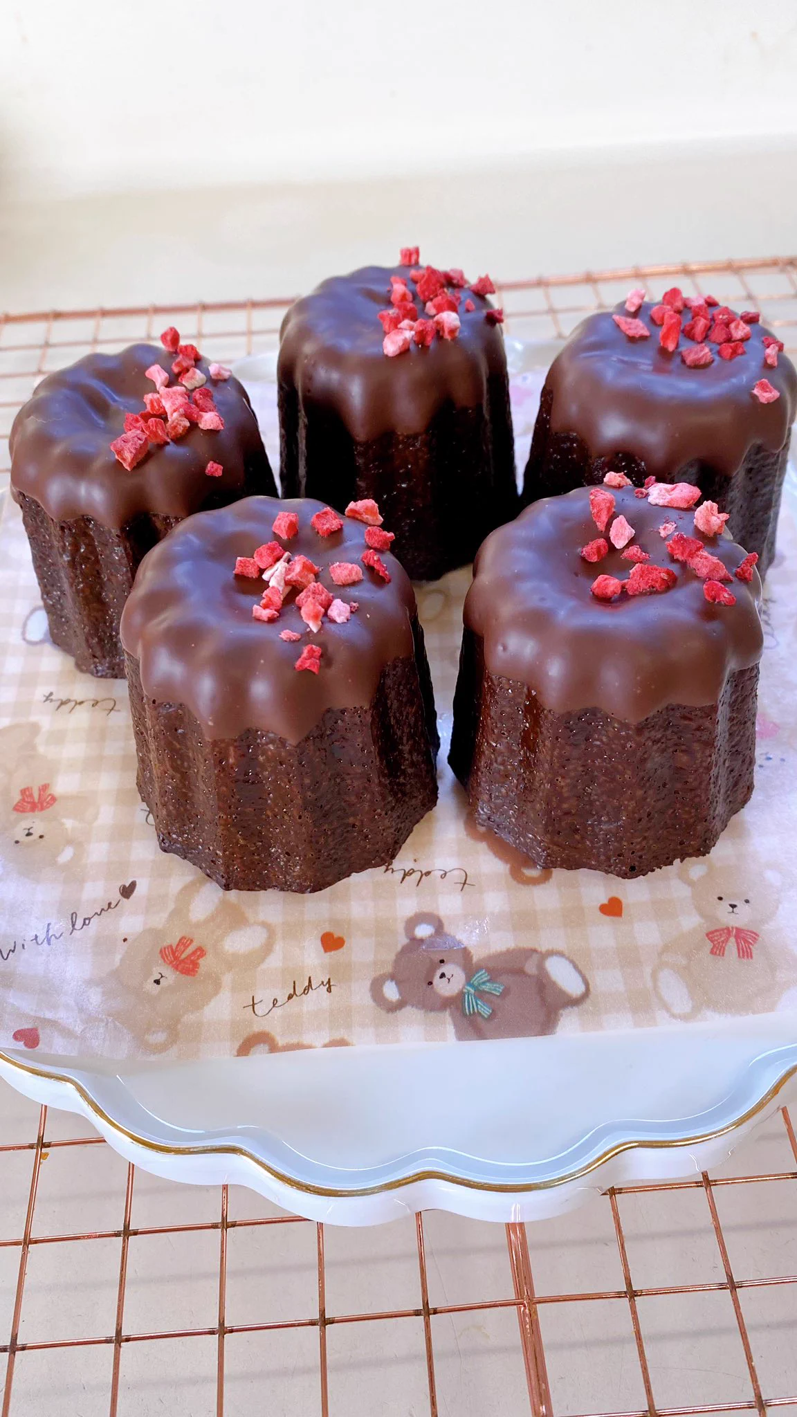 今まで作ったカヌレの中で1番美味しかったです♥️
バレンタインにも絶対作ります🍫✨
レシピありがとうございます🥰  