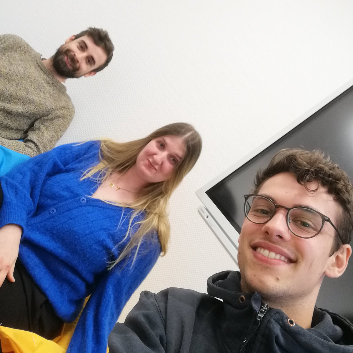 Da unser interessantes und ereignisreiches Praktikum bei der EBD leider zu Ende geht, möchten wir uns herzlich bei allen Mitarbeitenden der <a href="/NetzwerkEBD/">Europäische Bewegung</a> für die schöne Zeit und die Unterstützung bedanken.