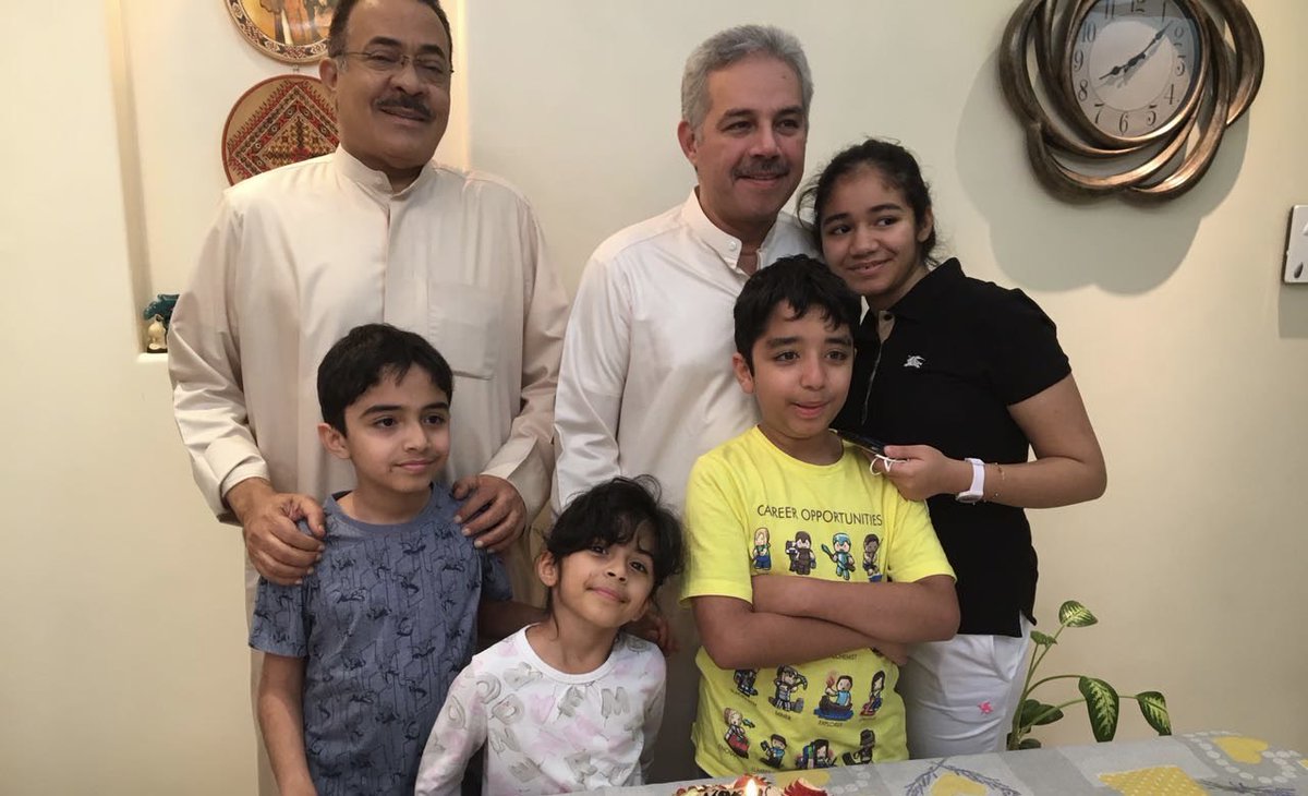 AliJameela's tweet photo. اخوين وصديقين عشتما الحياة بأفراحها واحزانها ،فرقكم الموت ثم جمعكم الموت،ربي يرحمكما ويغفر لكما 🤲
#محمد_راشد_بوحمود
#الشيخ_خالد_خليفة_الخليفة https://t.co/3KYQvWGqF4