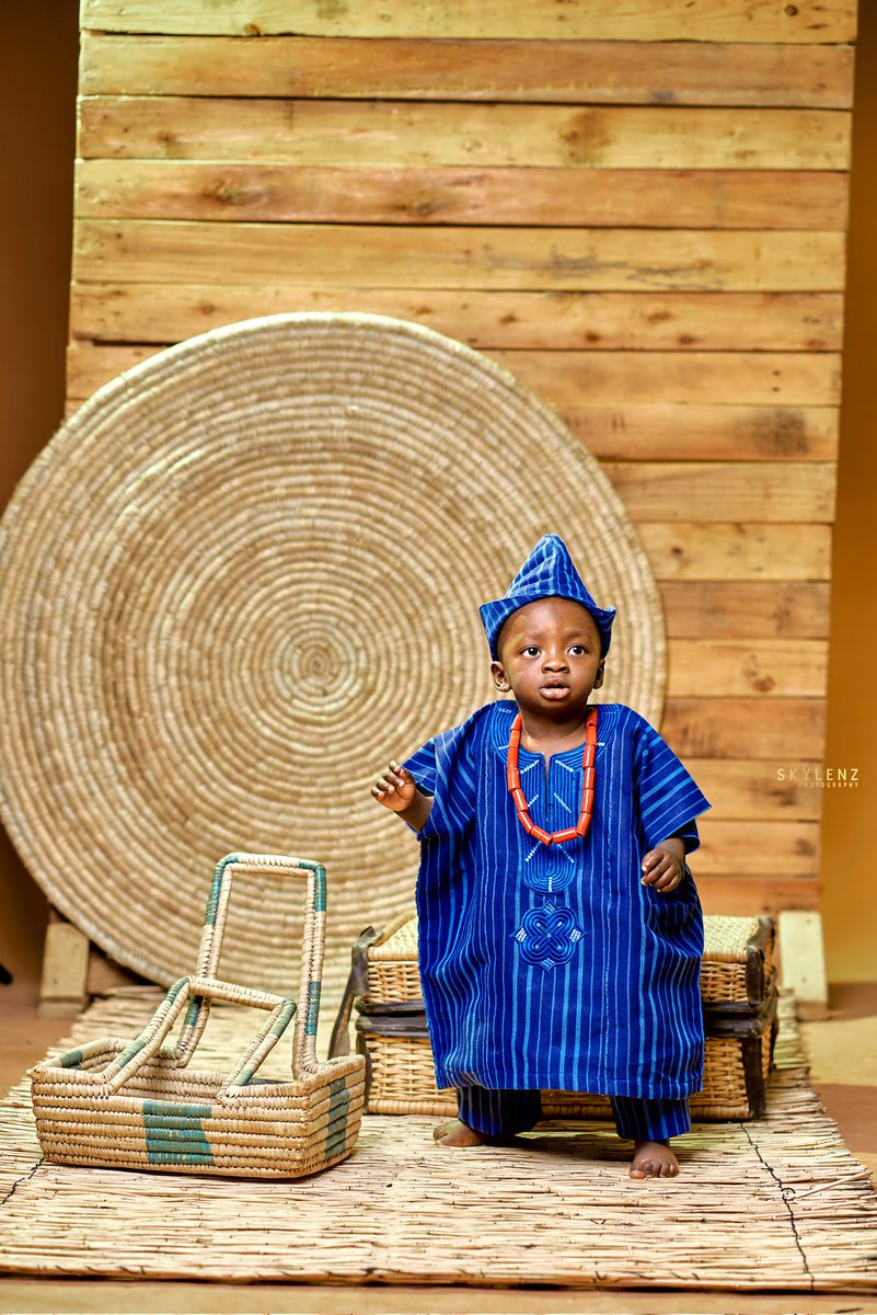 Skylenz Wishes You Happy Big 1 KING CHARIS
.
.
.
.
#vogueeko #explorepage #exploremore #vogue #nigerianphotographershub #kadunaphotographers #childrensfashion #kidsfashion #aseobibellanaija #aseobistyles #naijafashion