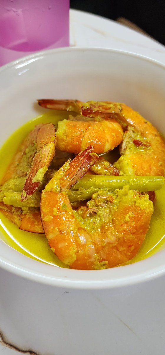 syuhadahjep's tweet image. Alhamdulillah.. 
Selera dia makan🤭🤭
Balik kje terus masak. Dia cakap xpe kalau lambat siap. Asalkan masak. Kalau mkn luar, nak tambah apa² kena byr lgi.
Lagi semangat nak masak😍😍😍

#udangmasaklemak #sambalayam