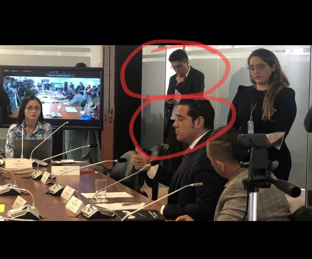 KattySorayaTipn's tweet photo. Ahhhh @mauroandinoe con razón estás a favor del NO, defiendes al tetón Aleaga, no quieres que extraditen a tu ídolo prófugo???? 👇🤑🍑
https://t.co/bZhDTx7btf https://t.co/E8qANlJQSo