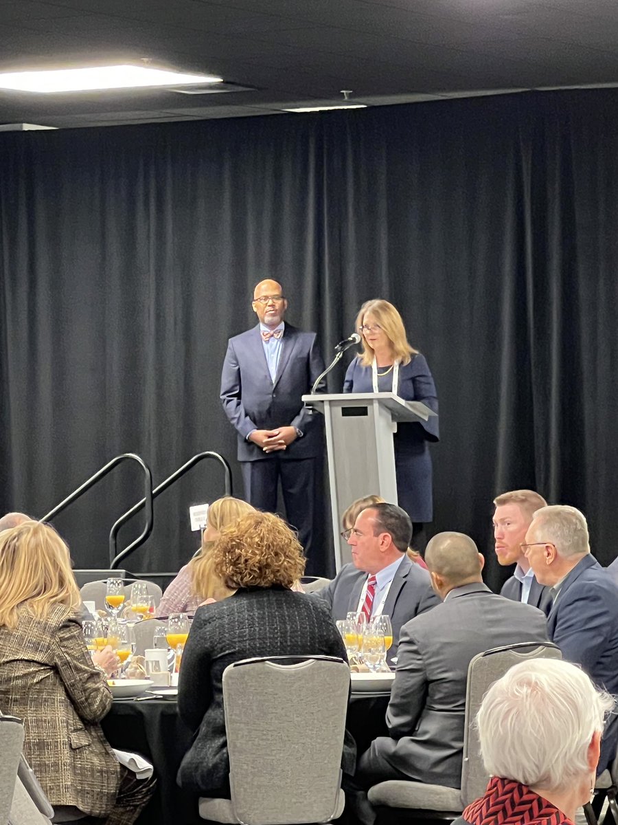 Region4ESC's tweet image. Thank you to Superintendents  @AlvinISD @SuptCNelson and @AldineISD @drgoffney for being part of our #Region4 breakfast program. #inspiringleaders