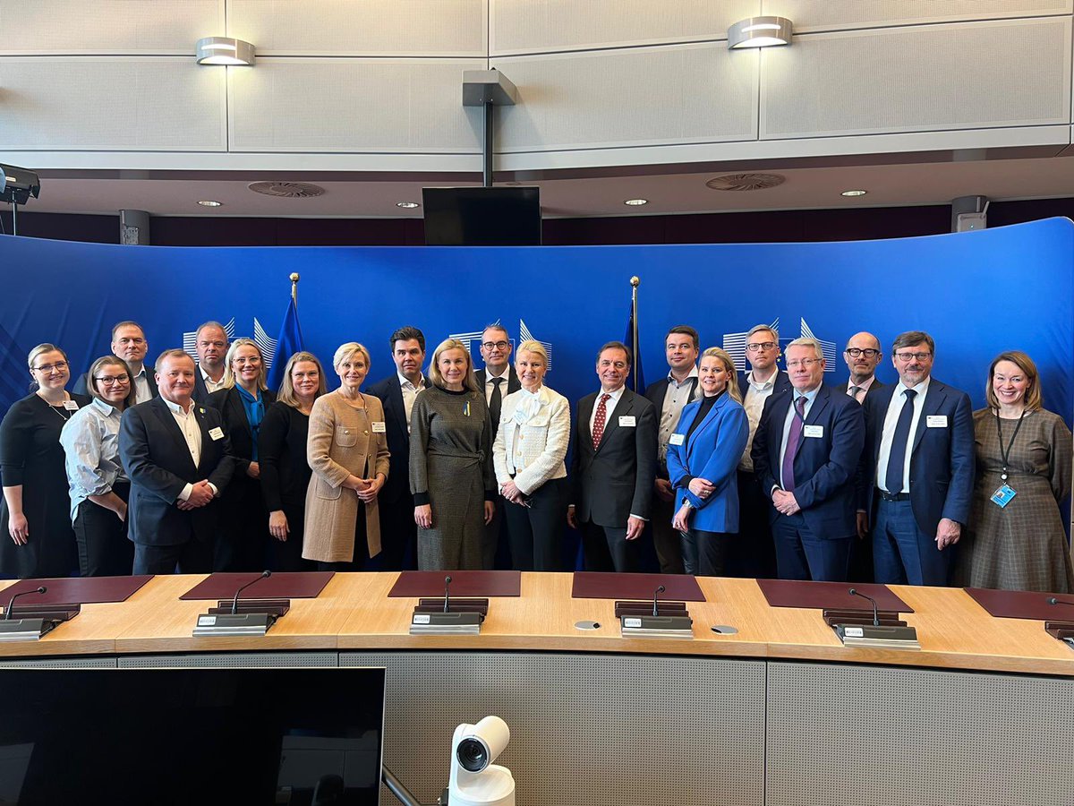 ➡️ Energy is critical for EU competitiveness!

Good discussion with <a href="/KadriSimson/">Kadri Simson</a> <a href="/Elinkeinoelama/">EK</a> business delegation 

✅ How EU tackle geopolitical challenges incl fossil &amp; Russian energy?
✅ How EU can guarantee energy security for good price?

United EU27 are stronger 🇪🇺