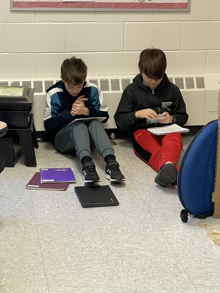 Mrs. Cahoon tweet media