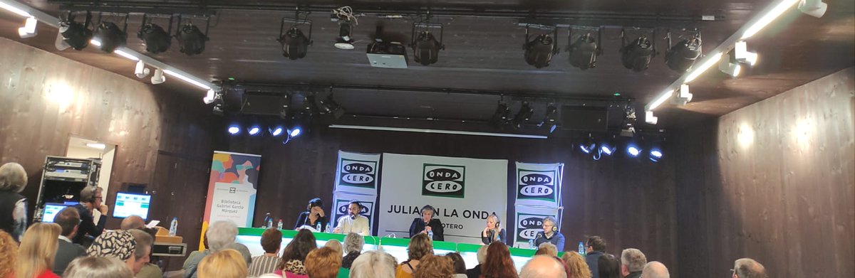 CE_SanFrancisco's tweet photo. El C.E. San Francisco presente, como entidad del barrio, en la emisión del programa @Juliaenlaonda en la nueva @bgarciamarquez a @OndaCero_es
@Bcn_SantMarti

#EscolaSanFrancisco #InspiremFuturs 
#ProjecteRadio https://t.co/9WLP7nC8qY