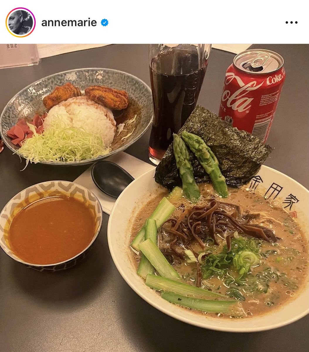minamanmaan's tweet photo. ラーメンとトンカツ🍜
ロンドンの金田家さんかな？ https://t.co/sC0jEcOyCm