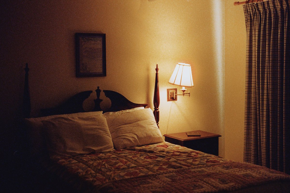 An 80’s motel on film