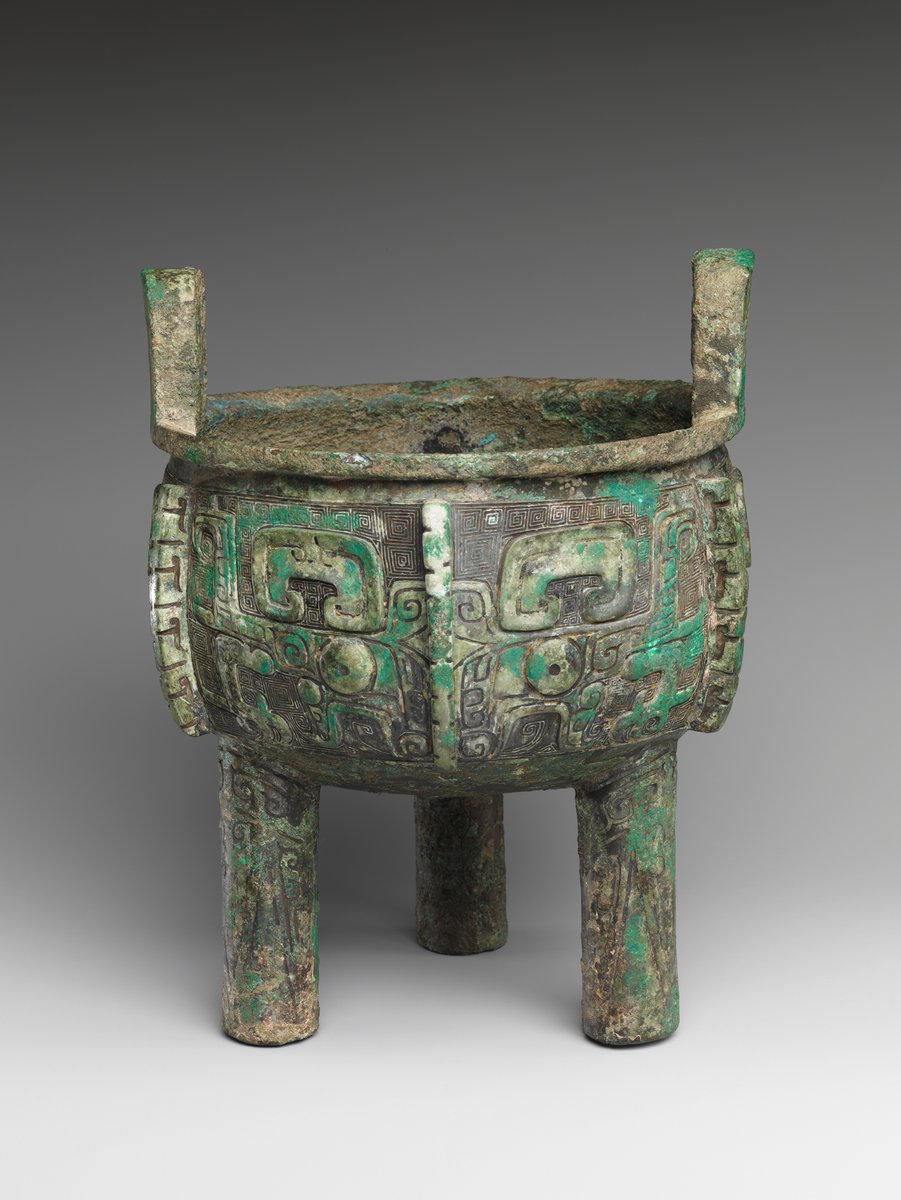 #Chinese ritual bronze #sculptures have been around since 1500 BC and has a heavy influence over Chinese #art. 

The sculptures are cast with complex patterns and zoomorphic decorations. 

#ARTIFACTstories #Chineseculture #fineart #History #artifact